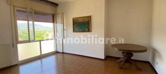 4 bedrooms Apartment in Follo, Italy No. 258888 2