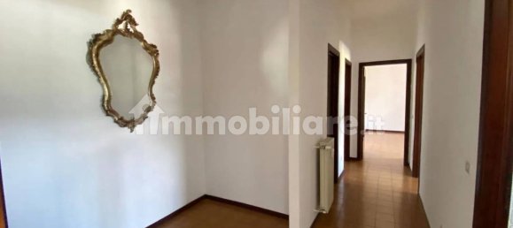 4 bedrooms Apartment in Follo, Italy No. 258888 5