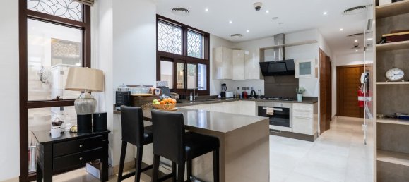 4 Schlafzimmer Villa in Jumeirah Park, UAE, Nr. 110688 10