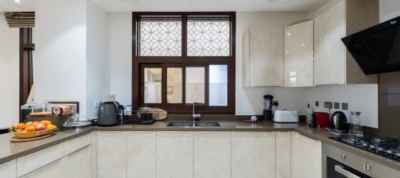 4 Schlafzimmer Villa in Jumeirah Park, UAE, Nr. 110688 12