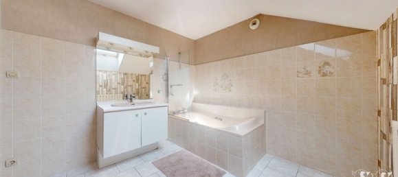 3 bedrooms Townhouse in Sornay, France No. 354748 9