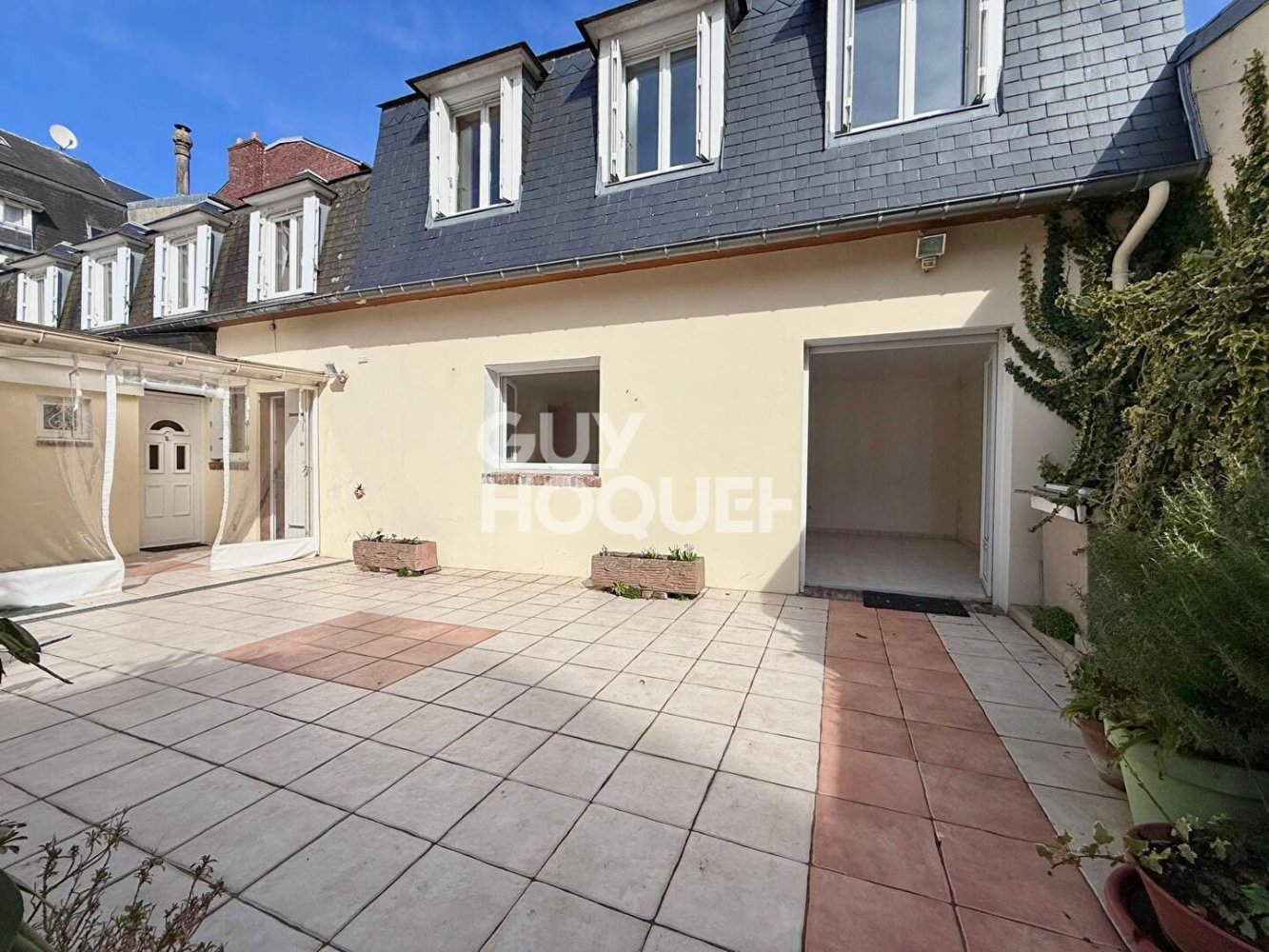 5 bedrooms House in Deauville, France No. 189883