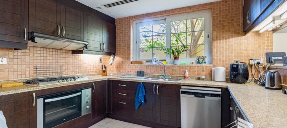 Вилла с 3 спальнями в Jumeirah Park, ОАЭ № 16043 3