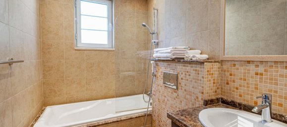 Вилла с 3 спальнями в Jumeirah Park, ОАЭ № 16043 9