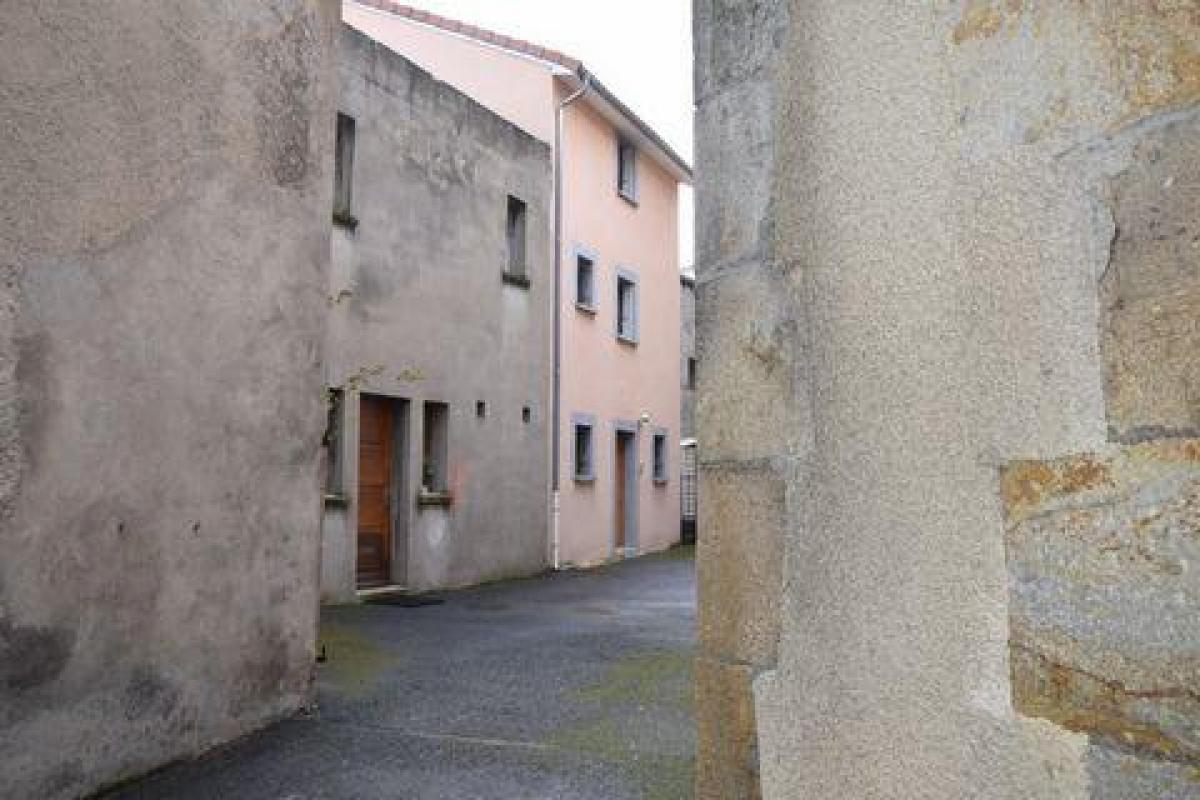 Casa de 2 dormitorios en Royat, France No. 9210