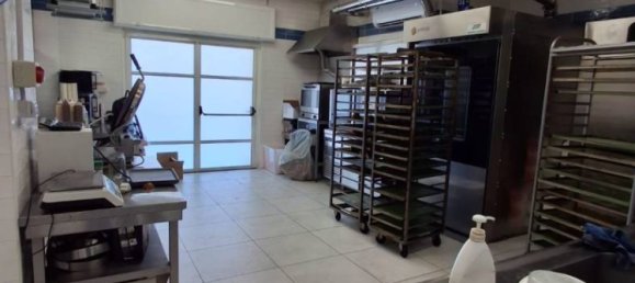 5 rooms Commercial property in San Giorgio a Cremano, Italy No. 320450 13