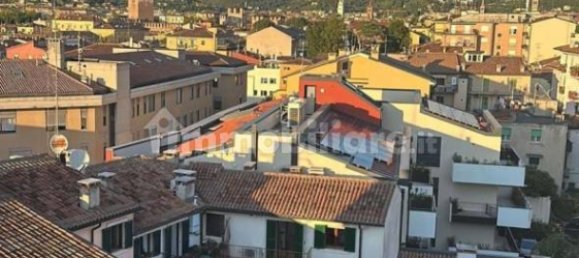 2 Schlafzimmer Wohnung in Verona, Italy, Nr. 250953 2