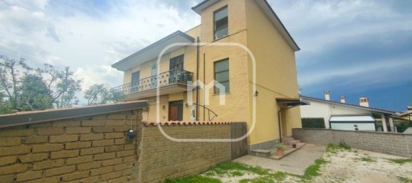 Квартира с 4 спальнями в Рим, Италия № 372123 3