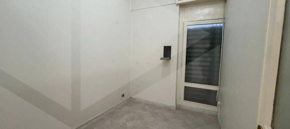 Propriété commerciale à Bari, Italy 40m² No. 18937 6