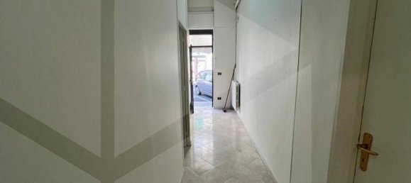 Propriété commerciale à Bari, Italy 40m² No. 18937 12