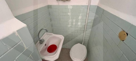 Propriété commerciale à Bari, Italy 40m² No. 18937 15