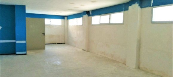 Propiedad comercial de 3 habitaciónes en Bari, Italy No. 353311 7