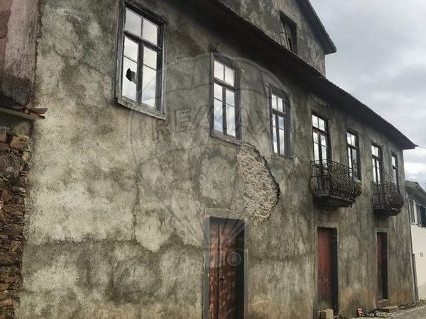 Casa de 3 dormitorios en Olmos, Portugal No. 181991