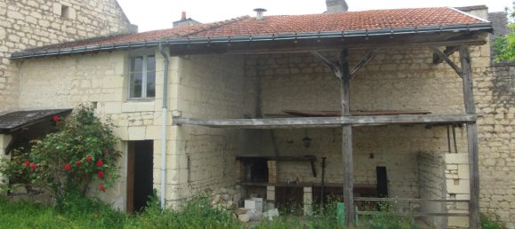 2 bedrooms House in Chinon, France No. 264994 5