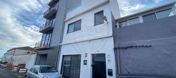 2 bedrooms House in Praia da Vitoria, Portugal No. 44268 2