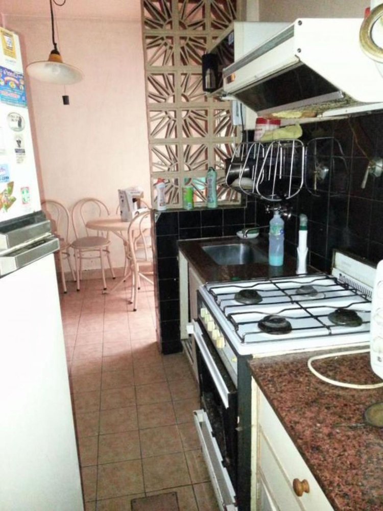 Apartamento de 3 dormitorios en Buenos Aires, Argentina No. 79805