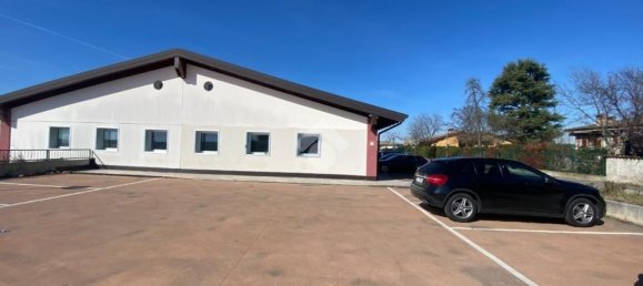 178m² Office in Castiglione delle Stiviere, Italy No. 62391 24