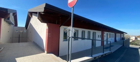 178m² Office in Castiglione delle Stiviere, Italy No. 62391 5