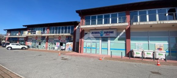 178m² Office in Castiglione delle Stiviere, Italy No. 62391 2