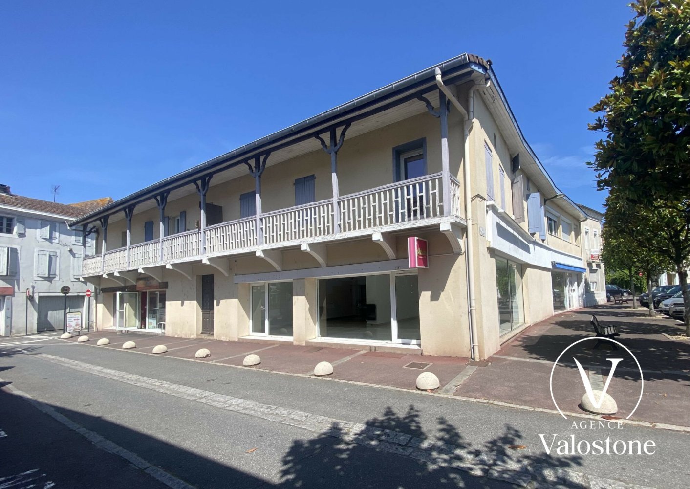 480m² Building in Hagetmau, France No. 278753