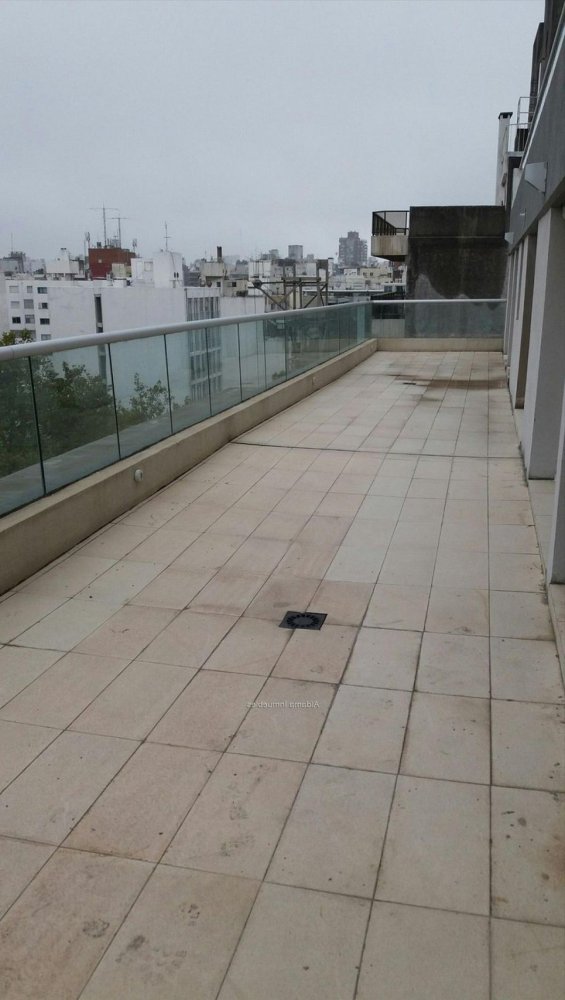 Apartamento de 3 dormitorios en Montevideo, Uruguay No. 5950