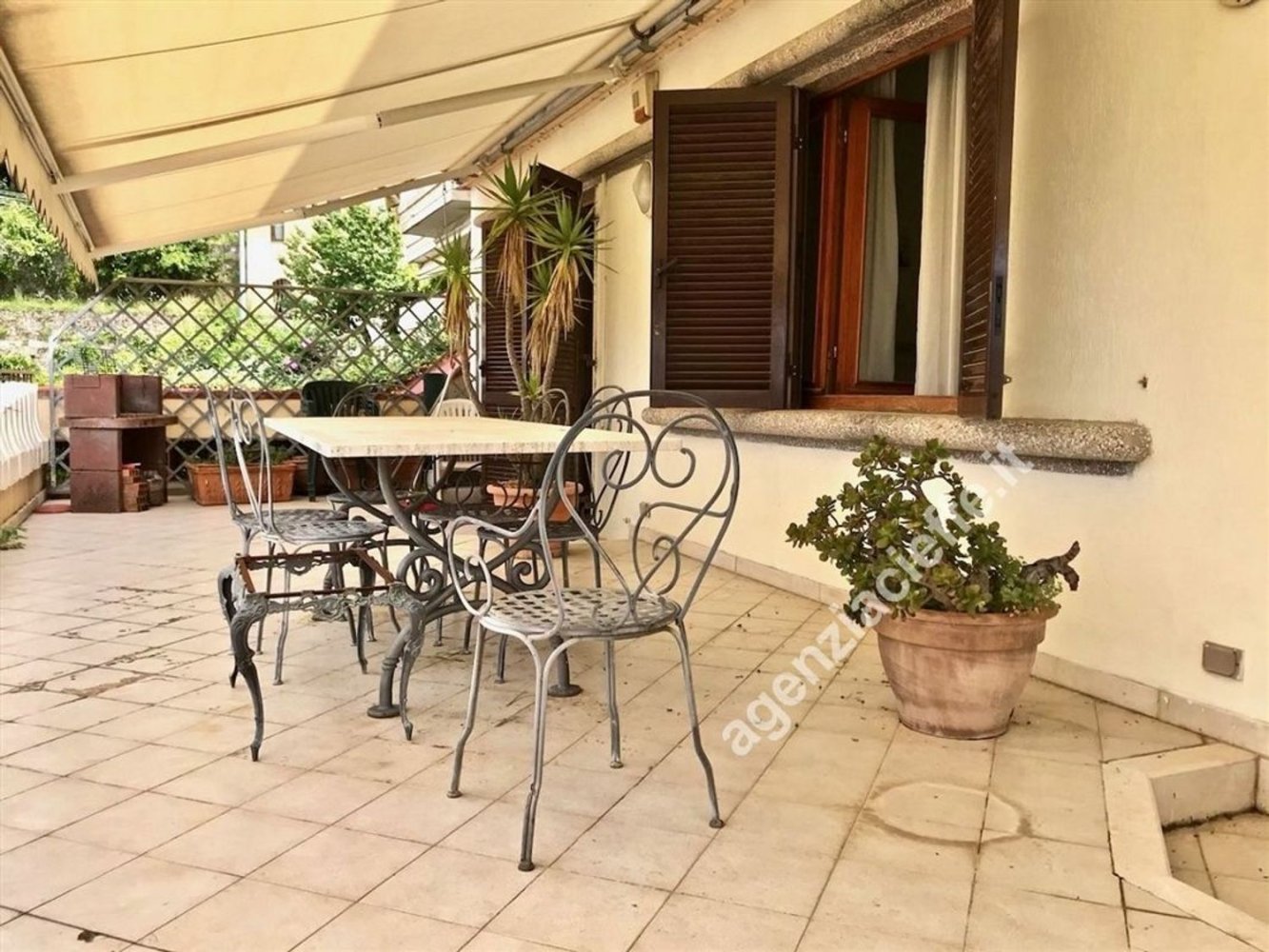 Apartamento de 5 divisões em Massa, Italy N.º 192000