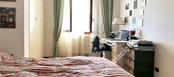 Apartamento de 5 divisões em Massa, Italy N.º 192000 12