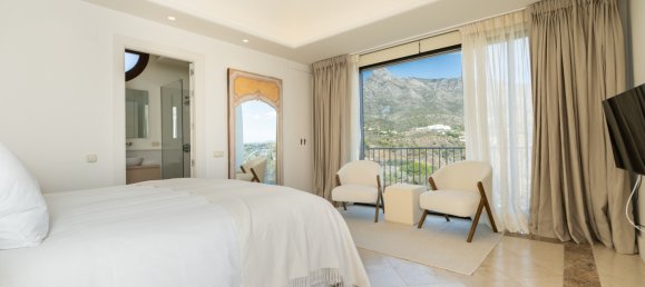 5 bedrooms Villa in Marbella, Spain No. 77554 16