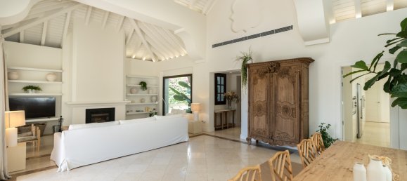 5 bedrooms Villa in Marbella, Spain No. 77554 13