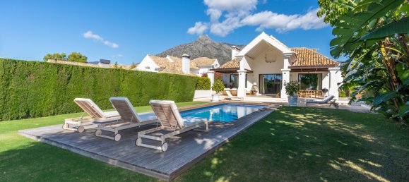 5 bedrooms Villa in Marbella, Spain No. 77554 32