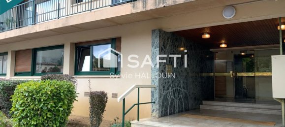 Studio in Chartres, France No. 152385 8