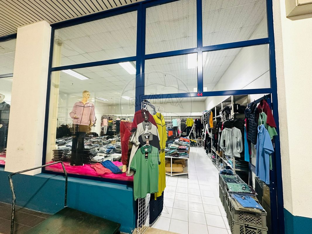 50m² Commercial property in Vilarinho das Cambas, Portugal No. 34175