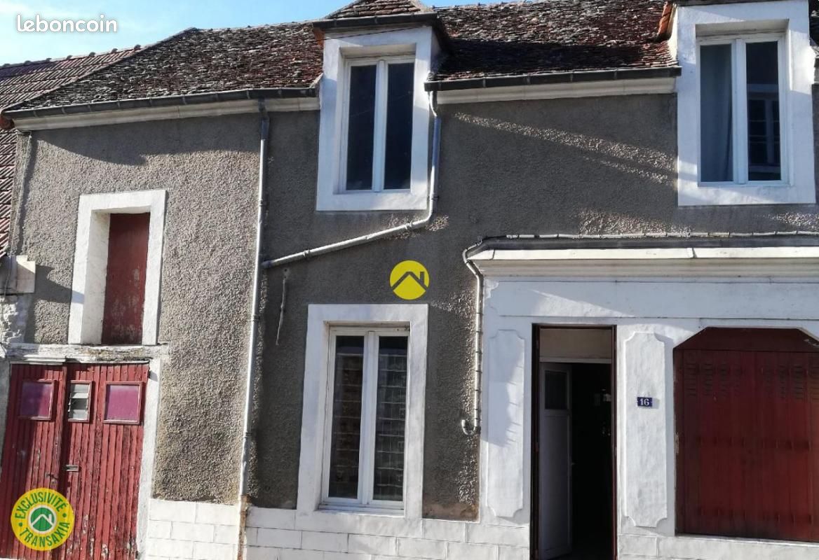 3 bedrooms House in Saint-Amand-Montrond, France No. 95179