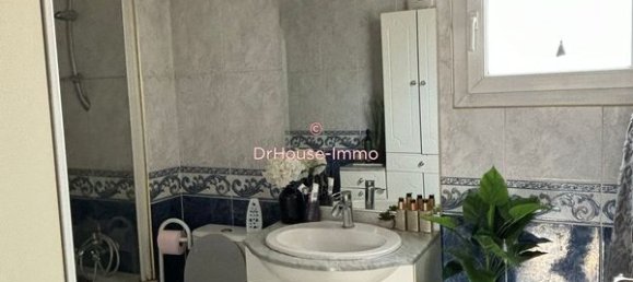 4 bedrooms House in Bezons, France No. 150931 5