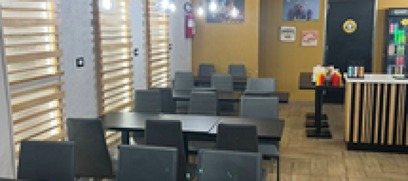 3 rooms Commercial property in Pomigliano d'Arco, Italy No. 258369 2