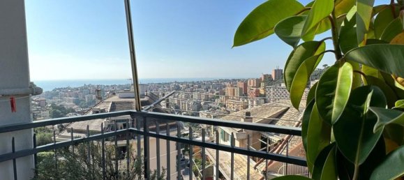 4 rooms Apartment in Genoa, Italy No. 27901 2