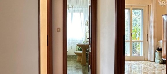 4 rooms Apartment in Genoa, Italy No. 27901 20