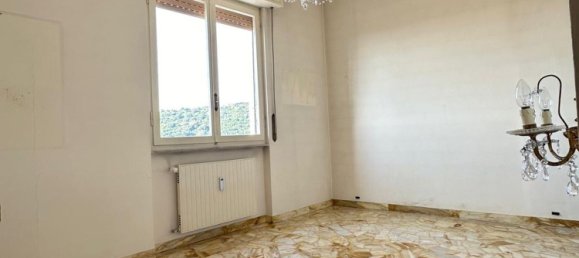 4 rooms Apartment in Genoa, Italy No. 27901 27