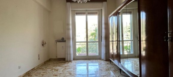 4 rooms Apartment in Genoa, Italy No. 27901 8