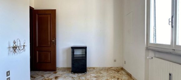 4 rooms Apartment in Genoa, Italy No. 27901 30