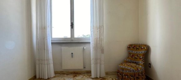 4 rooms Apartment in Genoa, Italy No. 27901 24