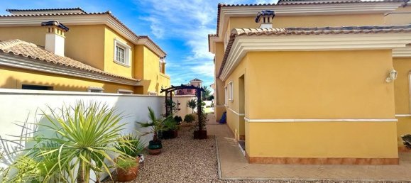4 bedrooms Villa in Alicante, Spain No. 10348 20