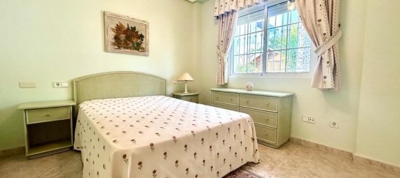 4 bedrooms Villa in Alicante, Spain No. 10348 12