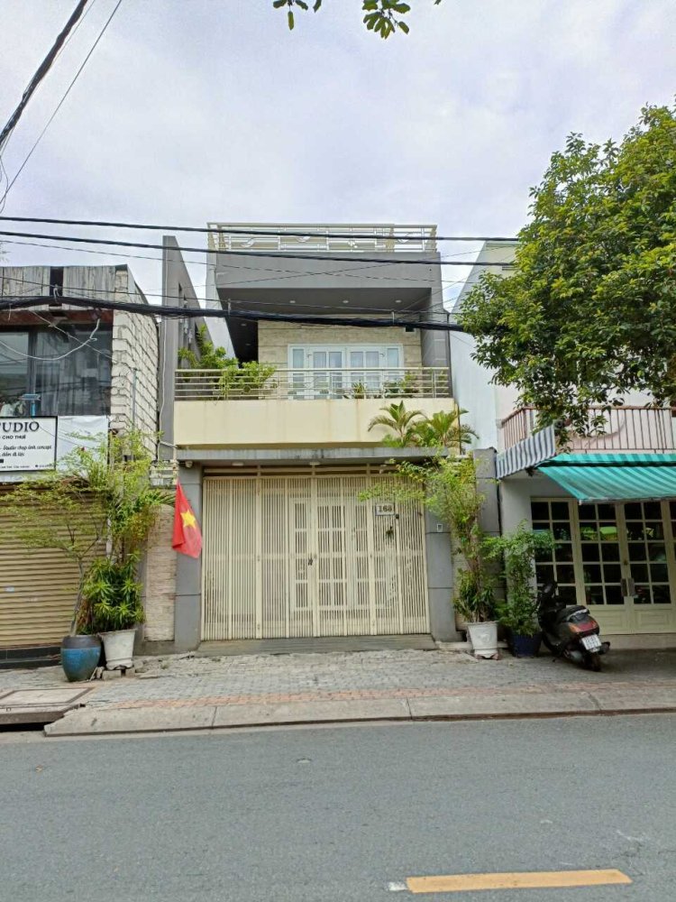 126m² Townhouse in District 7, Vietnam No. 19440