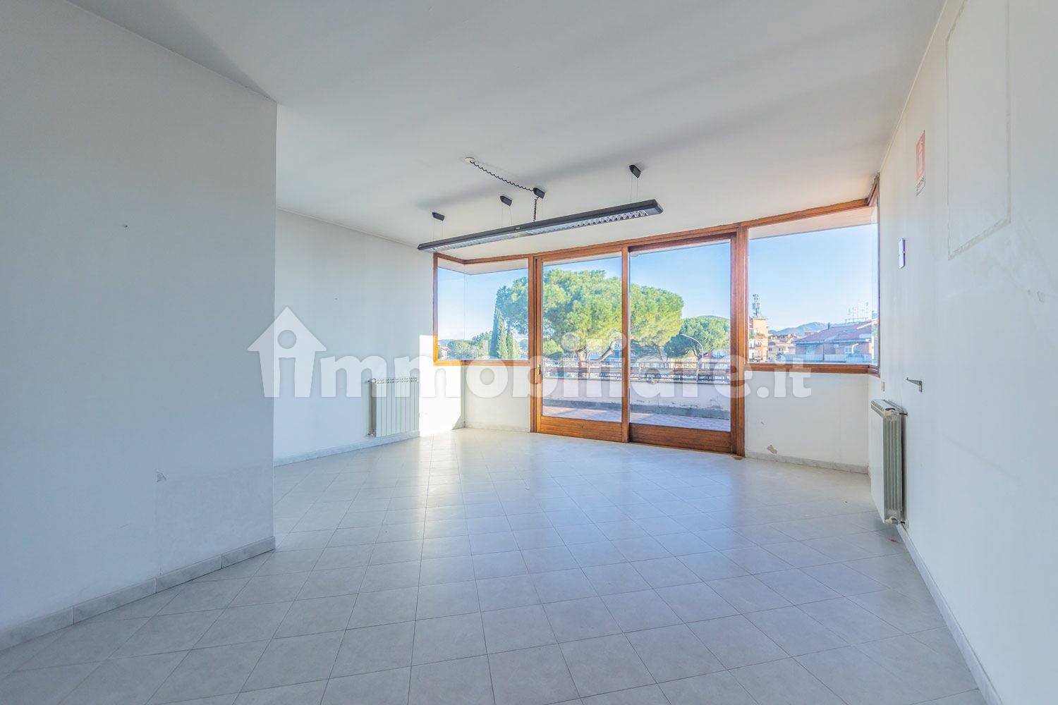 5 rooms Building in Rome, Italy No. 290900