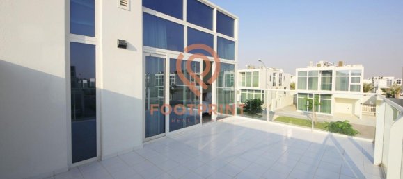 3 bedrooms Townhouse in Dubai, UAE No. 24100 10