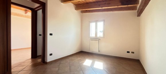 6 bedrooms House in Pomezia, Italy No. 321624 13