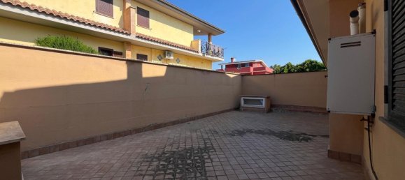 6 bedrooms House in Pomezia, Italy No. 321624 2