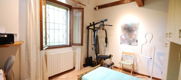 Вилла с 6 комнатами в Кастеназо, Италия № 223145 32