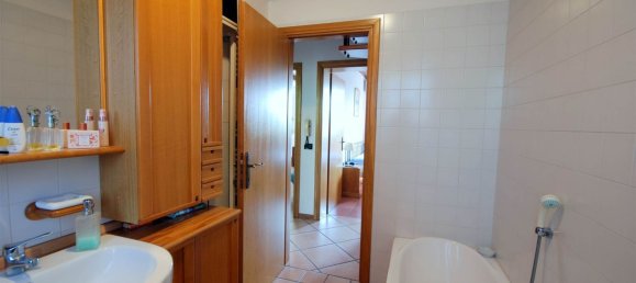 Вилла с 6 комнатами в Кастеназо, Италия № 223145 31